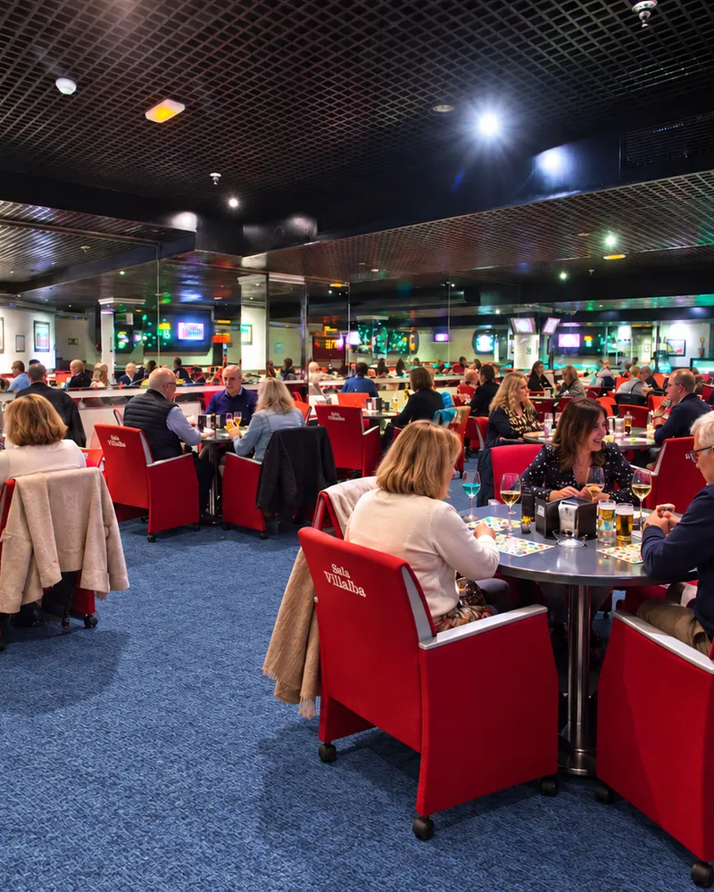 Mesas de la sala de bingo